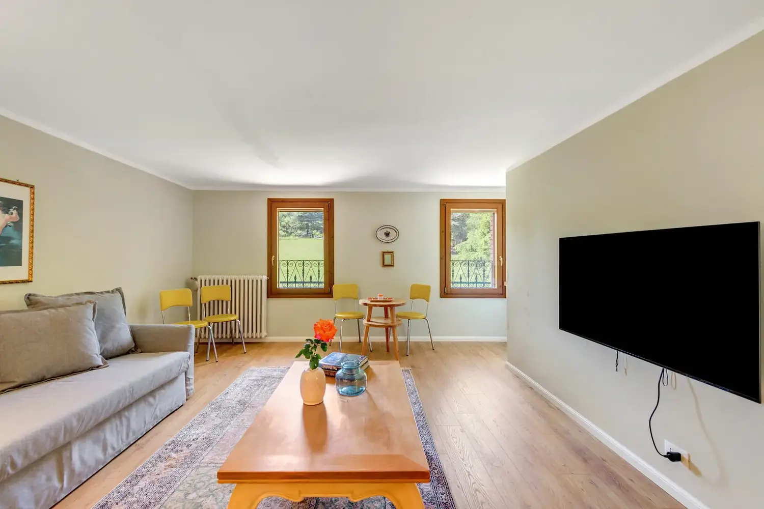 Suite – Living area with sofa bed