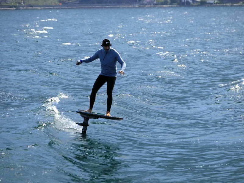 E-Foil, Flyboard und Parasailing