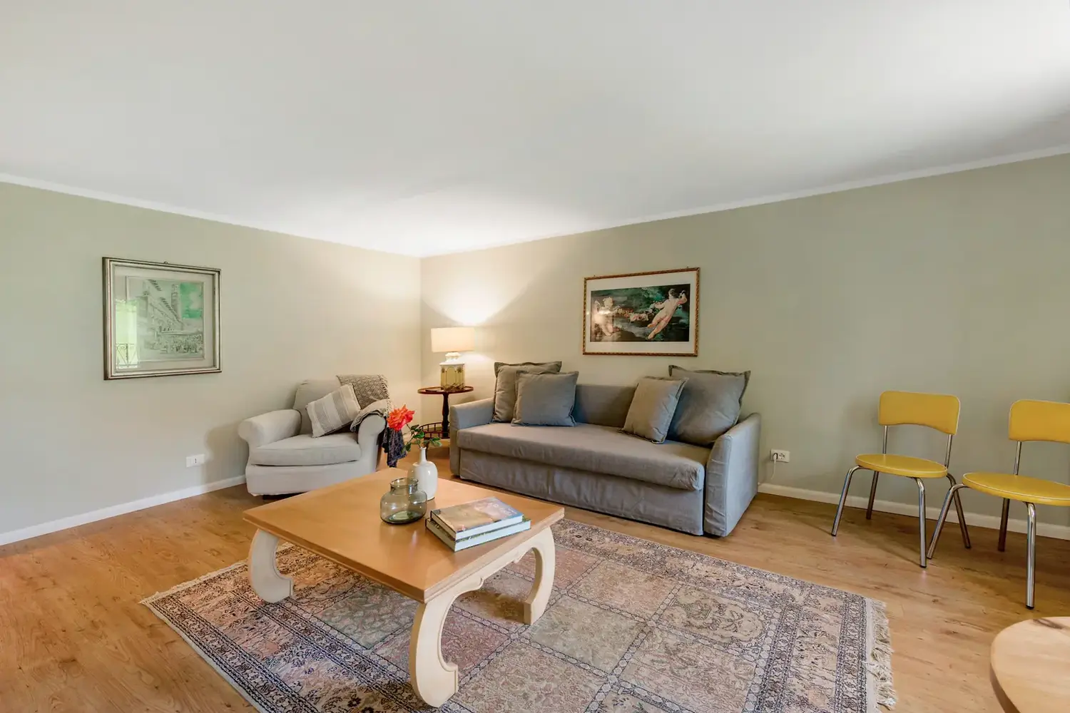Suite – Living area